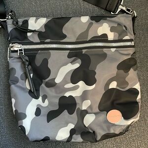 Shortlylove Amuse Gray Camo Color